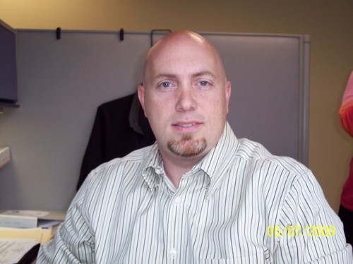 Operations professional with over 28 years of electronics industry experience.