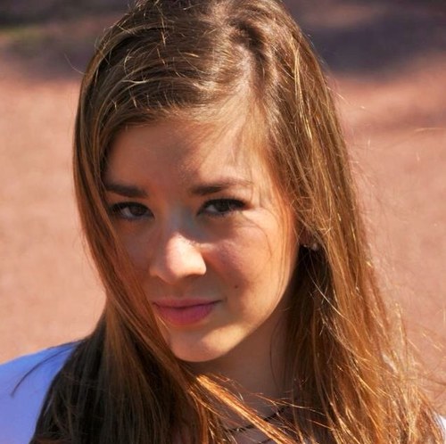 PatriciaSomas's profile picture. Si soy honesta debo decir que todavía leo cuentos de hadas y son los que más me gustan. Audrey Hepburn.