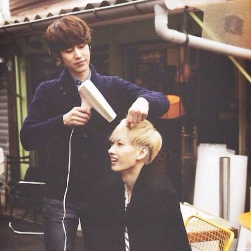 ヒョクヒョンの僕 ヒョンしかいらない 僕はヒョンのモノ @K_eunhyuk_bot_

2013.04.23