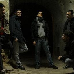 Un orchestra di pazzi proveniente dalla Basilicata, un insieme di storie, anime, suoni, miste ad un solo obbiettivo racchiuso in due parole: DOGANA CLUB.