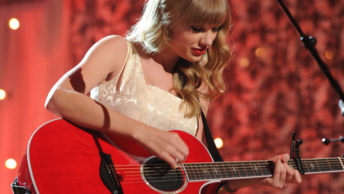 TAYLOR SWIFT FAN FOREVER