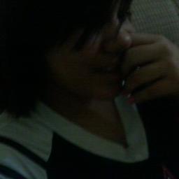 morena,olhos castanhos claro,doritos,coca,rock,pagode,e naomoro coom o douglas junio s2222...'