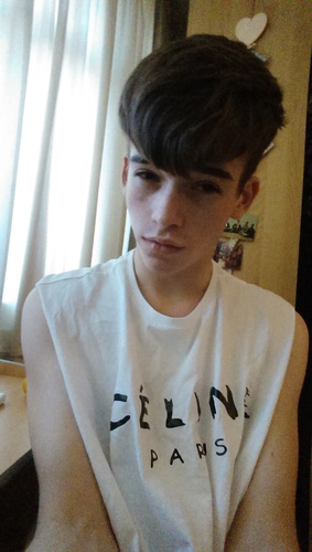17, model, emotionless mess. follow me on instagram: jltaffel