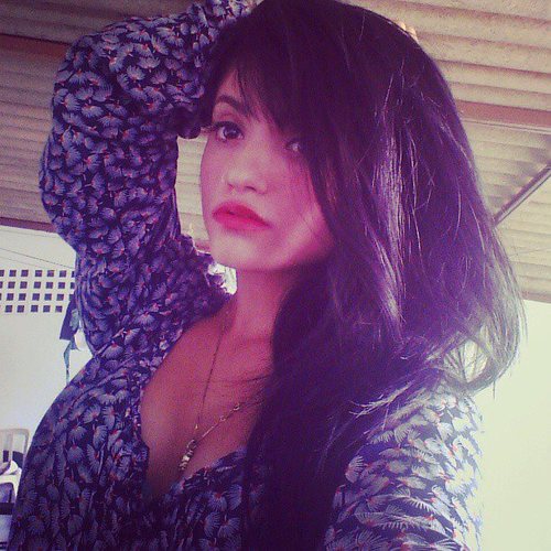 • Little Girl 
• 17 years
• http://t.co/4TNKAqEXRJ