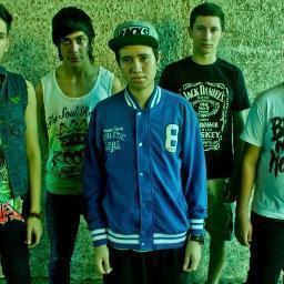 Banda de Metalcore/Post-Hardcore, integrantes: @VitorNezz  @MatheusReckia @BassoReckia @JoaoReckia @ViniReckia http://t.co/RzzMWvx2Uk