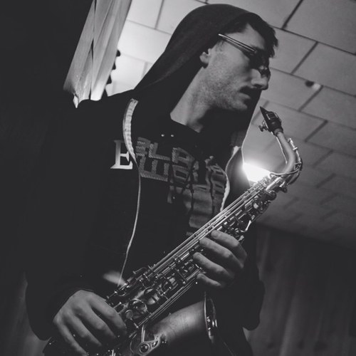 Saxophonist || @GRAMMIESband / @shygirlsmusic || bageler