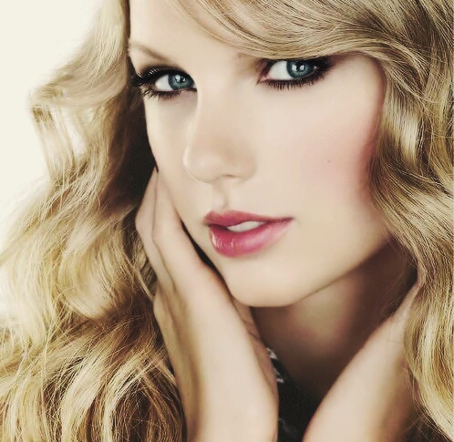 Hello, swiftie. I am Emma . I love Taylor Swift.