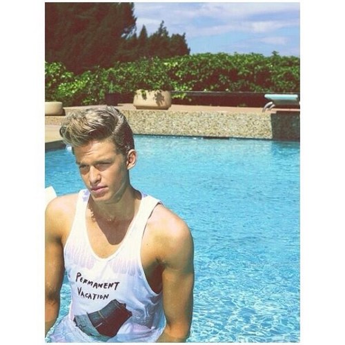 i will always be that boy with dreams, even when those dreams come true ~Cody Simpson❤