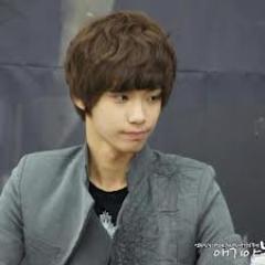 @Naeun_Apinkclub's , C-clown maknae .