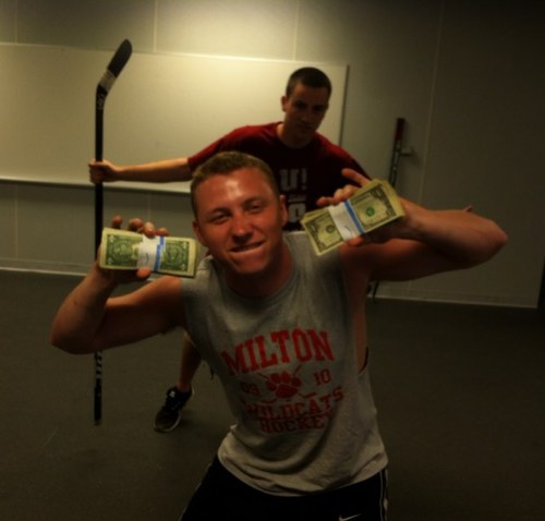 therealjoycE90's profile picture. 