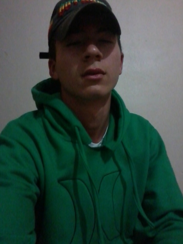 Guegohw's profile picture. ' Se você obedecer todas as regras , acaba perdendo a diversão '