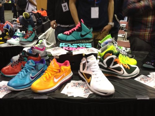 HeatedUpSneaks's profile picture. Send listings to heatedupsneakers@gmail.com
Include pic, size, condition, and other info.