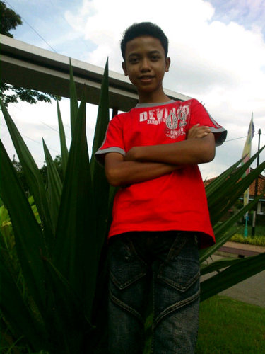 My name is ARRAZY RAGIL BEYHAQQI I'am 14 years old,I was born in Jakarta,and a day and my date of birth was August 4 1999.