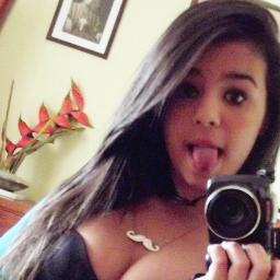 “Amar a si mesmo é o começo de um romance para toda a vida.”