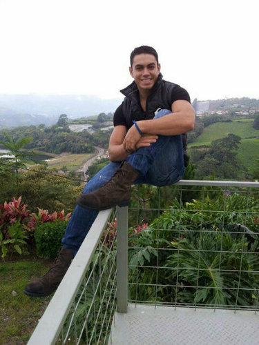 Soltero 28 años ing agronomo,amante del deporte,la musica y los caballos
