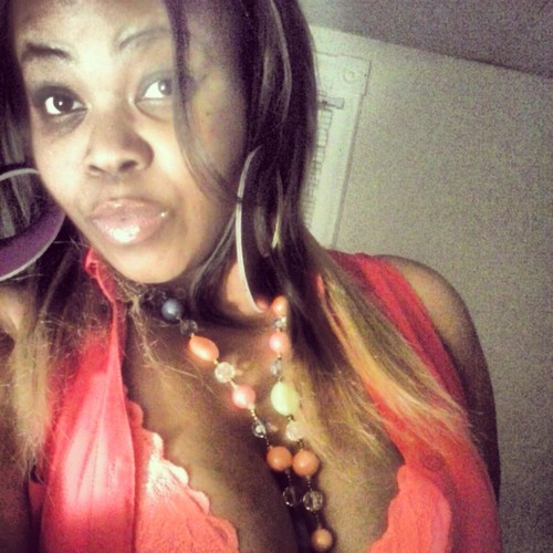 Get Ta Know Me !! ... but lowkey iont even like people !! Blahh*_-