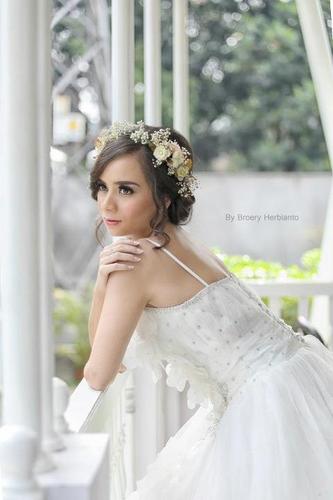 angeladevinaMUA's profile picture. Home service makeup and hairdo (or hijab) for your special events : wedding, prewedding, graduation, sweet17th, etc..

Email: angela.devina@rocketmail.com