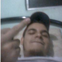 Cuando dejas que pisoteen tus ideales, tus sueños y todo aquello por lo que luchas, amas y das la vida, en ese momento mueres en vida y para siempre