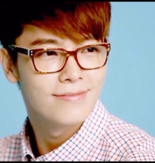 Hai .. i'm anoud , i'm 14 old , I Love al k-pop boy , I Love Super Junior ' Shinee So much , my oppa donghae