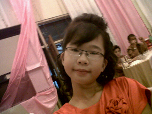 TTL:Palu,15 Juni 2001 Zodiac:Gemini. Pin BB:29F955B4. Fans banget sama Blink, Sandrina, Josua,Yohanna.