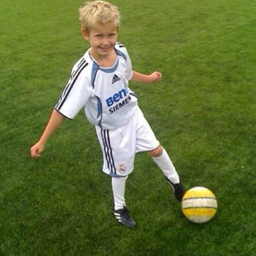 CooleDani_2001's profile picture. 