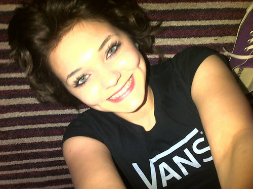 Instagram @charleeeox pin:2643F3D9