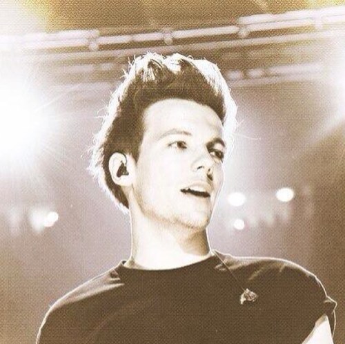 Do u ever cry bc one direction is alive and breathing?¿