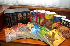 Sou  fã  de  Harry  Potter,gosto  de  ler  livros  e  ver  filmes.