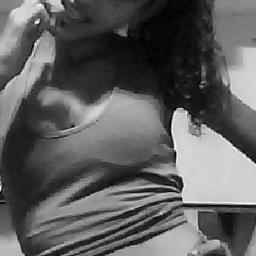~uns me invejam ,outros me amam , e assim se segue a vida~