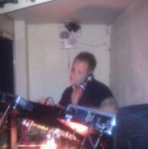 d_deepv's profile picture. 