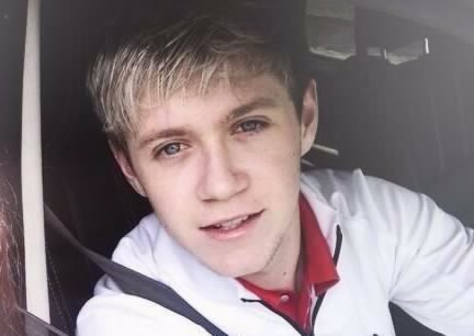 If ppl dont like you, or they think you r strange. Then thats their problem.



      hey there, 
      you are
      beautiful. :3