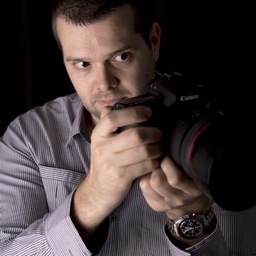Experienced Photographer with a passion for music and sport