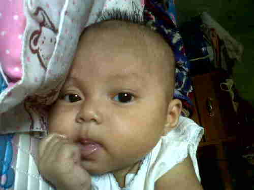 adinayhani's profile picture. Aku cinta keluarga kecilku :) nayma and han!#hari jadi 09mei2012#pin 273E206D#K-LINK Nusantara