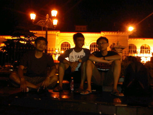 IzakHariri's profile picture. 