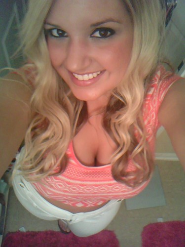 haypurv's profile picture. My life is like a lemon drop