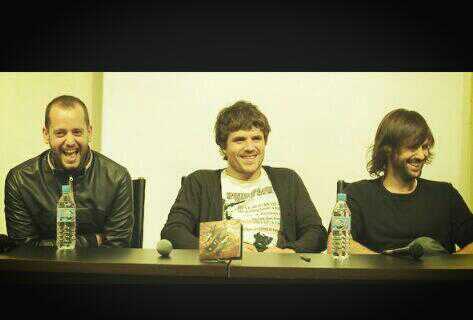 frasesecdl_'s profile picture. Fragmento de las canciones de El canto del loco y David y Dani en solitario.