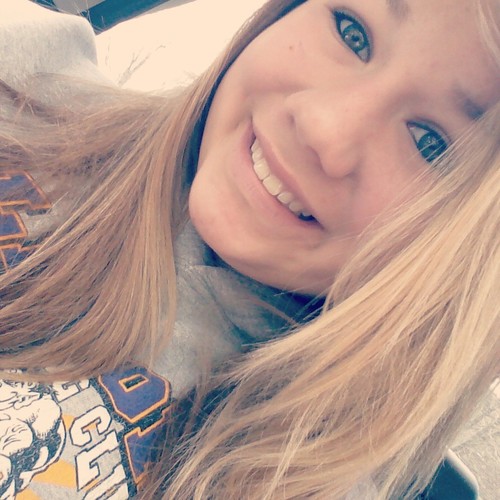 Helllo! I'm Emily. I'm a Directioner(: Mixer(: Belieber(: