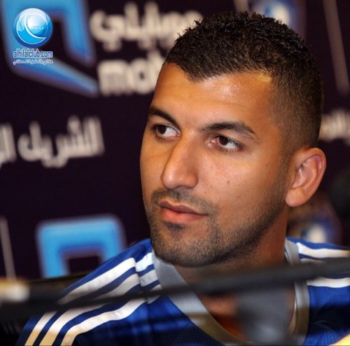الله يسعد كل واحد يتابعني ، شخصَ عادي .