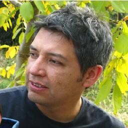 Nutricionista, Universidad de Chile. Especialista en Gestión de Calidad, Gestión de Operaciones. Rockero de médula, amo a mis hijos, los libros, la fotografía.