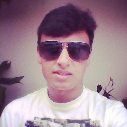 18 anos, curto bastante Sertanejo, e gosto tbm de fazer novas amizades.. sempre de bom humor, .. sou libriano e CORINTHIANO o/