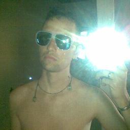 Moro no Rio de Janeiro, querendo saber mais me add no face...
Meu facebook: http://t.co/qEOr2XlJe6