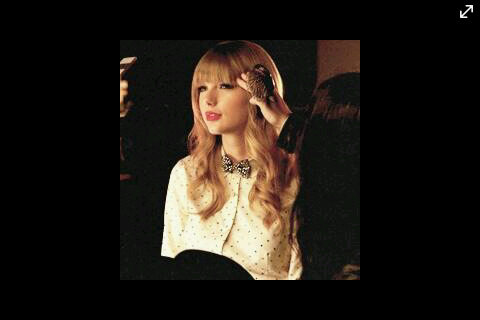 a cat named Meredith is more lucky than me'cause meredith can meet taylor all the time,how about me?mm,but meredith,you look so cute actuallyxx,loveyoutaydith{}