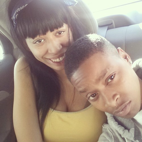 IT'S 2013 & i lOVE EVERYONE!! yes im n a relationship ,.!
