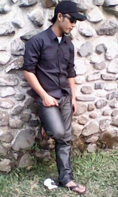 jhoosyndut's profile picture. perjalanan yg sulit tuk disesali