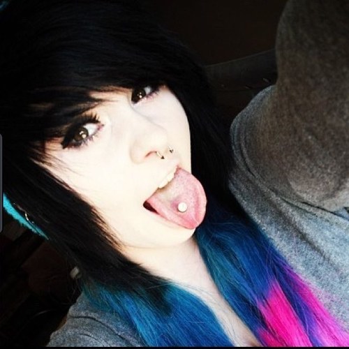 Amie/bisexual/animals are the best/18/single