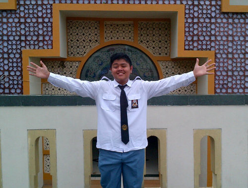 VanduDwi_C's profile picture. MADRIDISTA.                                  Basketball player. Gitaris .pelajar.            PADMAWIDYA 015.                                  MAN JADDA WA JADDA