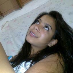 .-. no tengo un cuerpo perfecto, mi mente es un desastre.. me río de una forma bastante extraña..  
 SOY OLIMPISTA :)