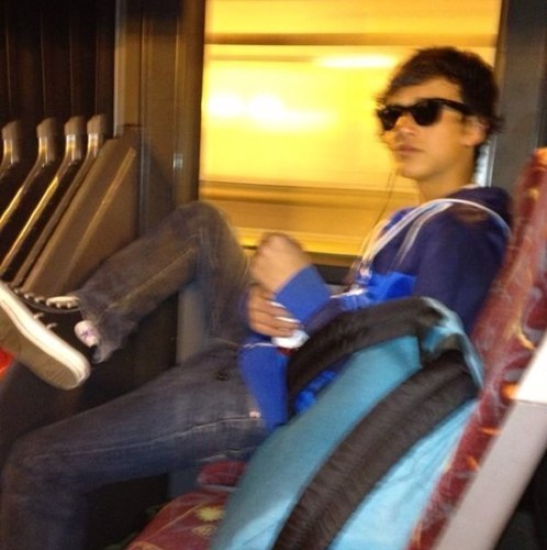 Living_Boy's profile picture. * Living boy * 17 years * #Teamfuckit * #TeamConverse *