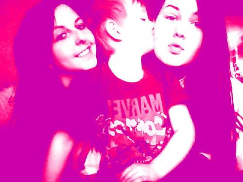 johannasandis's profile picture. Be who you are and say what you feel because those who mind don't matter and those who matter don't mind ♥