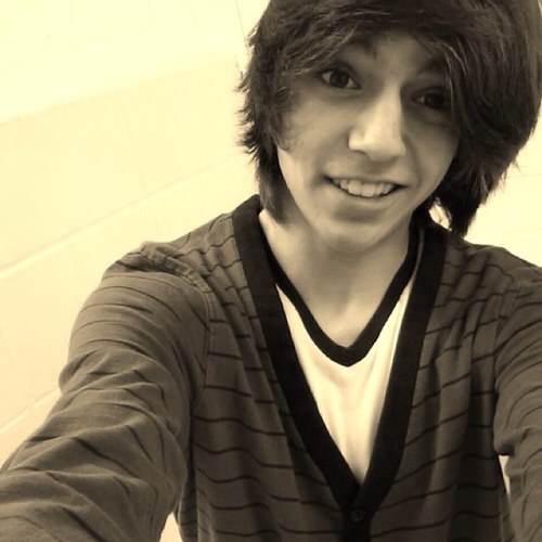 One Direction. Kik me (Brandon_xx ) I love all my followers ok, and I love Larry. BYE.